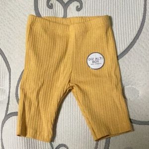 Brand New Without Tags Girls Mid Length Pants 6-9 m